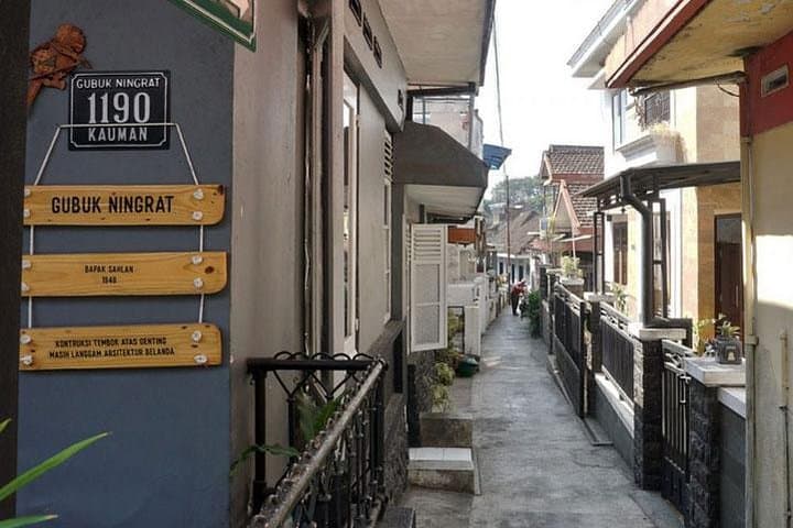 Malang Kampong Sightseeing Running Tour — 7.5 km Cultural Run Along Ijen Boulevard & Celaket photo 3