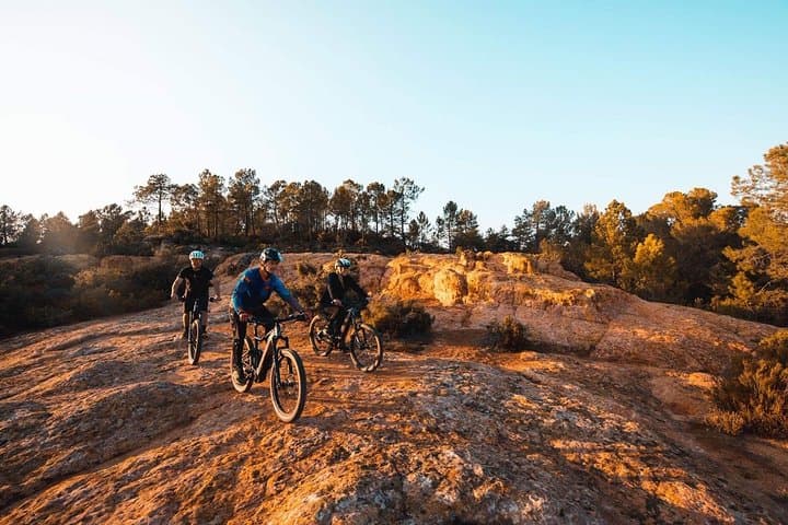 Luberon Electric Mountain Bike Half-Day: Guided Ocher Trail E‑MTB Adventure