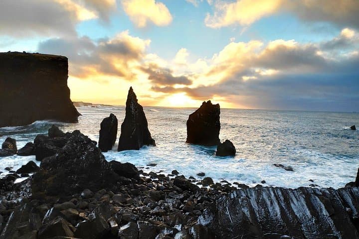 Blue Lagoon Premium & Reykjanes Peninsula Day Tour — Private Mercedes Transfer and Spa photo 3
