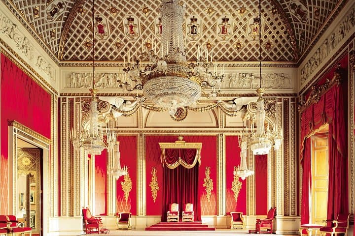 Buckingham Palace and Windsor Castle Day Trip from London — Summer State Rooms & Early Windsor Entry photo 5