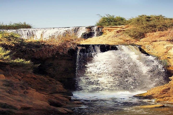 Valley of Whales & Wadi El Rayan Waterfalls Day Tour from Cairo photo 3