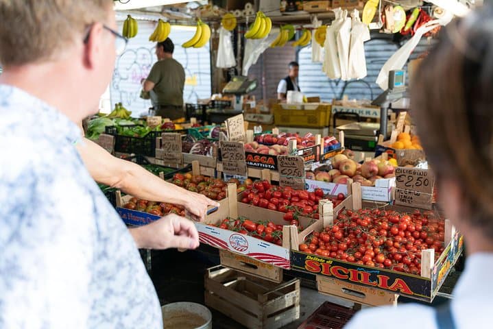 Rome Market Tour and Authentic Aperitivo in a Local Home — Cesarine Experience photo 4
