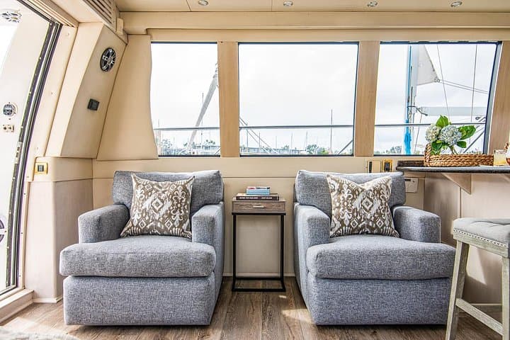 Private 60' Carver Yacht Charter in Marina del Rey: Coastal Cruise to Santa Monica, Malibu & Catalina photo 3