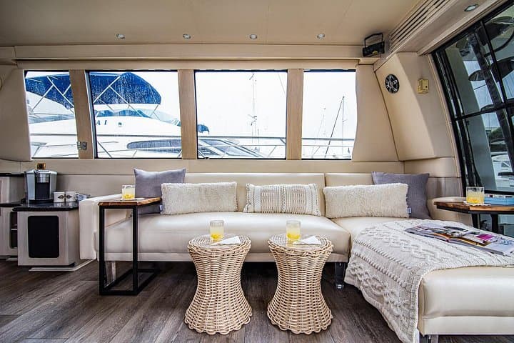 Private 60' Carver Yacht Charter in Marina del Rey: Coastal Cruise to Santa Monica, Malibu & Catalina photo 4