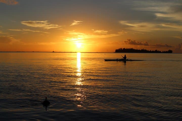 Private Sunset Lagoon Cruise in Bora Bora — Cultural Canoe Tour at Twilight photo 3