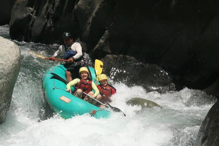 Savegre River White-Water Rafting from Manuel Antonio — Class II–III Adventure photo 5