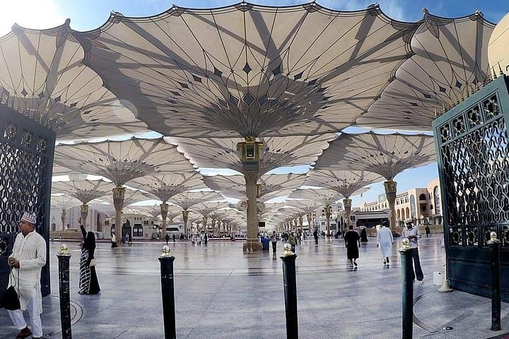 Medinah Airport to Madinah Hotel Transfer — Private Air-Conditioned Arrival Ride photo 4