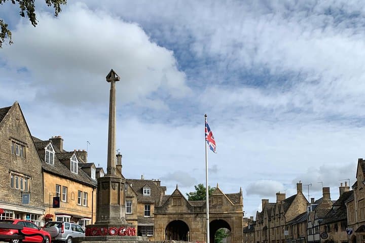Private Cotswolds Full-Day Black Cab Excursion from London photo 4