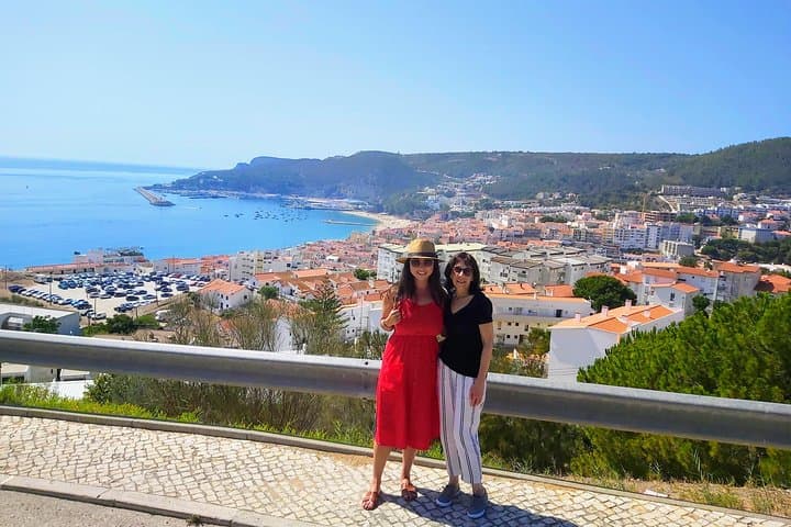 Private Lisbon Coastal Luxury Tour: Sintra & Arrábida Beaches photo 3