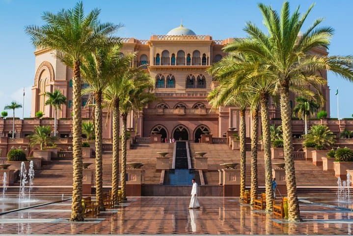 Abu Dhabi Private City Tour: Sheikh Zayed, Emirates Palace & Corniche Day Trip photo 3