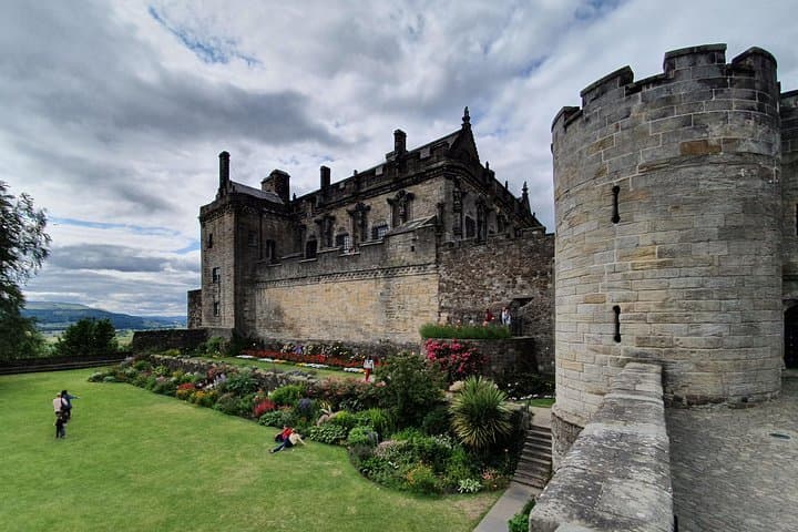 Stirling Castle, Kelpies & Loch Lomond — Day Tour from Edinburgh