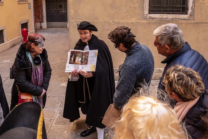 Secrets of Venice Carnival & Giacomo Casanova Walking Tour photo 6