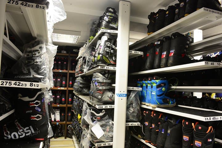 Rent Ski and Snowboard Gear in Bansko: Fit, Pick, and Hit the Pirin Slopes photo 2