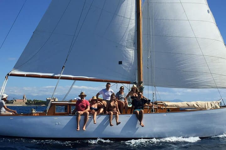 Private Classic Yacht Sailing in Cannes: Half-Day Côte d'Azur Cruise photo 6