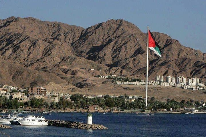 Private Amman to Aqaba Transfer: 4-Hour Drive to the Red Sea