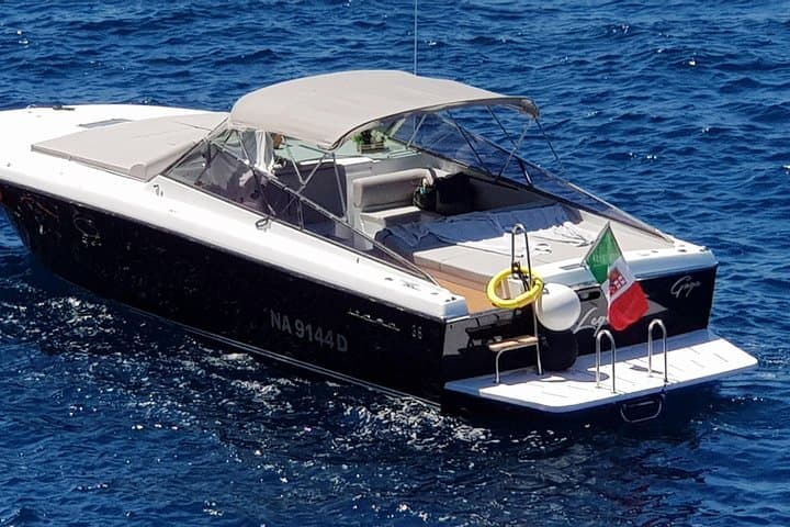 Full-Day Luxury Capri & Amalfi Coast Boat Excursion photo 4