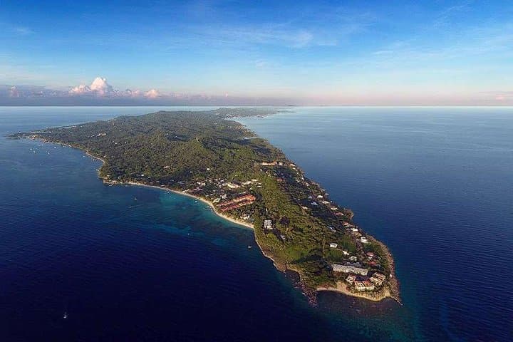 Roatán Sloth & Monkey Sanctuary Tour with Chocolate and Rum Tasting photo 2