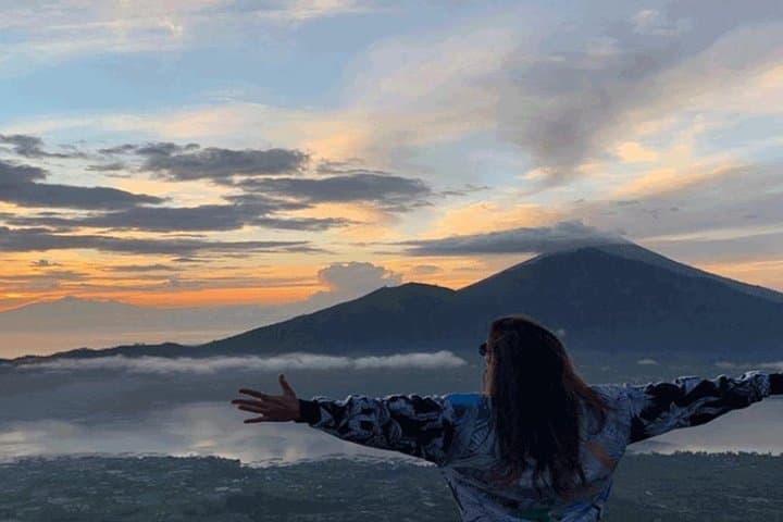 Sunrise Trek on Mount Batur: Volcano Hike and Natural Hot Springs photo 3