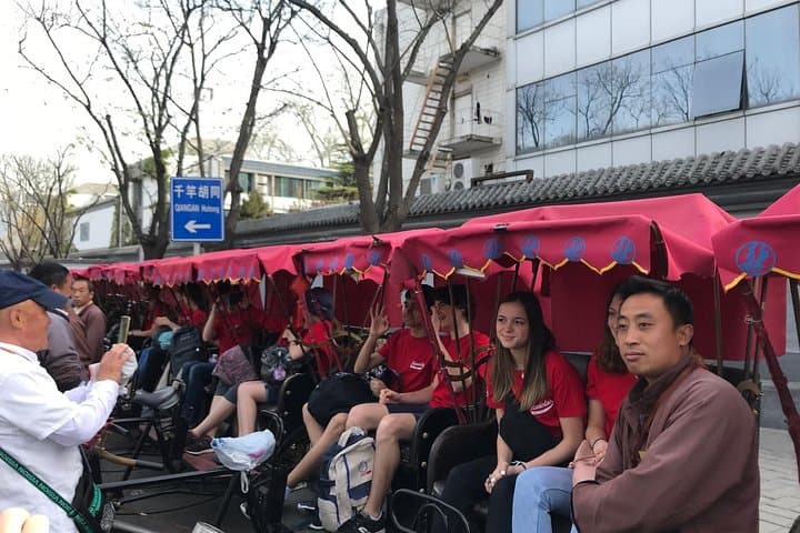 Old Beijing Hutong Layover: Bell & Drum Tower Walking Tour & Panjiayuan Antiques photo 3