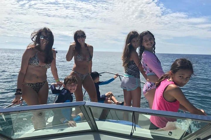 Roatán Sport Fishing & Snorkel: 3-Hour Charter with Round-Trip Pickup photo 3