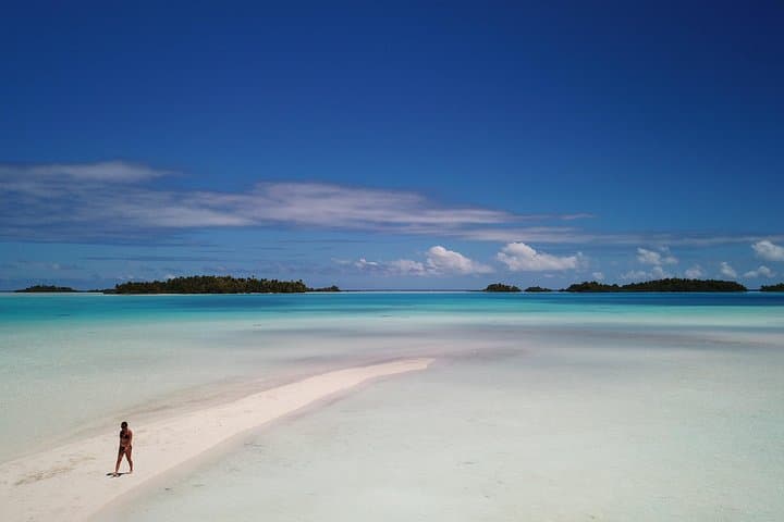 Blue Lagoon Private Tour Rangiroa — Motu Day, Shark Nursery & Snorkeling photo 3