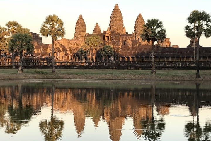 Three-Day Private Circuit: Angkor Wat, Temples & Tonle Sap Floating Village photo 3