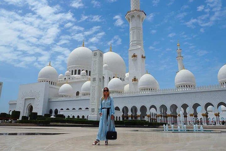 Abu Dhabi Private City Tour: Full-Day Grand Mosque, Emirates Palace & Corniche photo 6