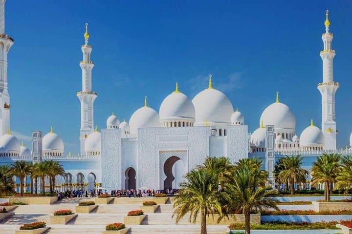 Abu Dhabi Private City Tour: Sheikh Zayed Mosque, Emirates Palace & Corniche Highlights photo 3