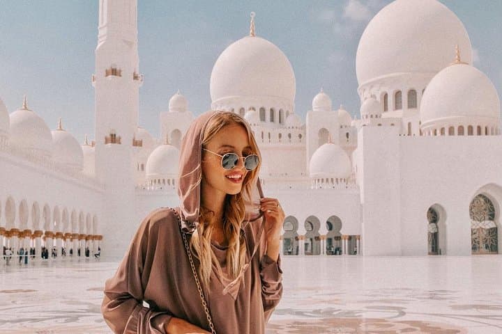 Abu Dhabi Private City Tour: Sheikh Zayed Mosque, Emirates Palace & Corniche in a Day photo 3