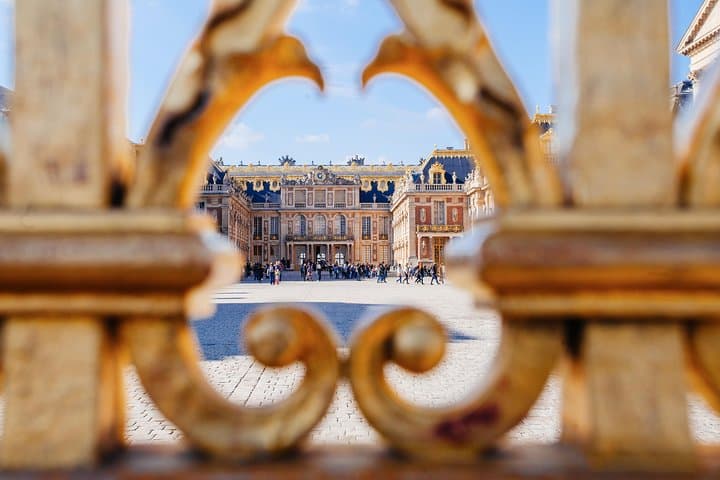Private Day Tour to Giverny & Versailles from Paris — Gardens, Palace & Lunch photo 4