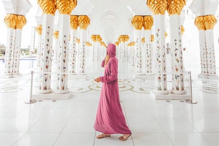 Abu Dhabi Day Trip: Sheikh Zayed Mosque, Emirates Palace & Corniche Sharing Tour photo 4