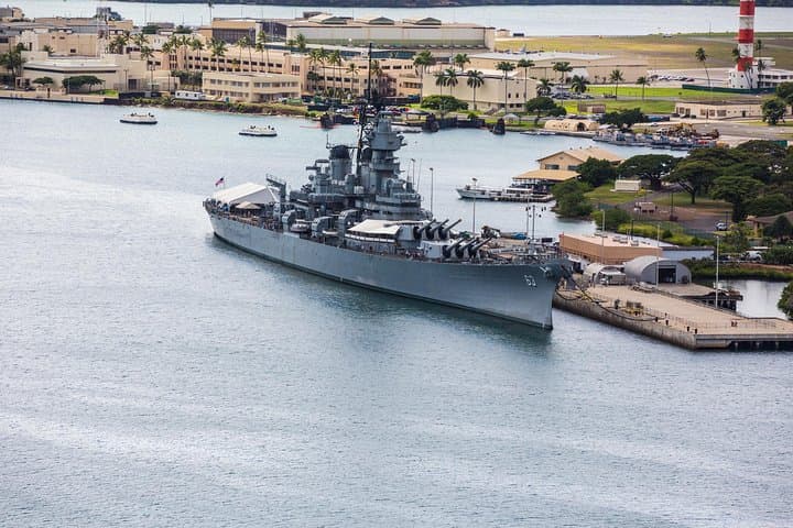 Pearl Harbor & Historic Honolulu Guided Tour with Lunch photo 4