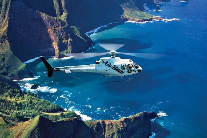 West Maui & Molokaʻi Helicopter Tour with Oceanfront Oceanfront Landing photo 5