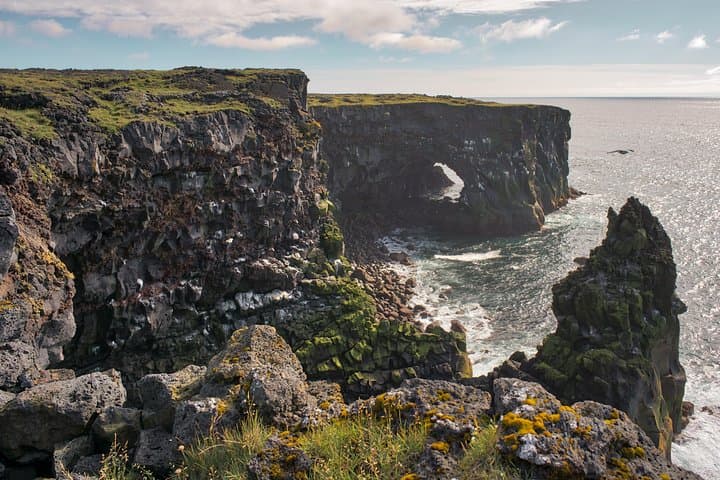 Private Snæfellsnes Peninsula Adventure — Kirkjufell, Vatnshellir Cave & Djúpalónssandur photo 3