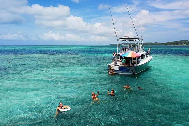 Roatán Northshore Snorkeling and Punta Gorda Garifuna Village Day Trip