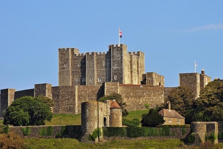 Private Transfer from London to Dover Port with Two-Hour Visit to Dover Castle