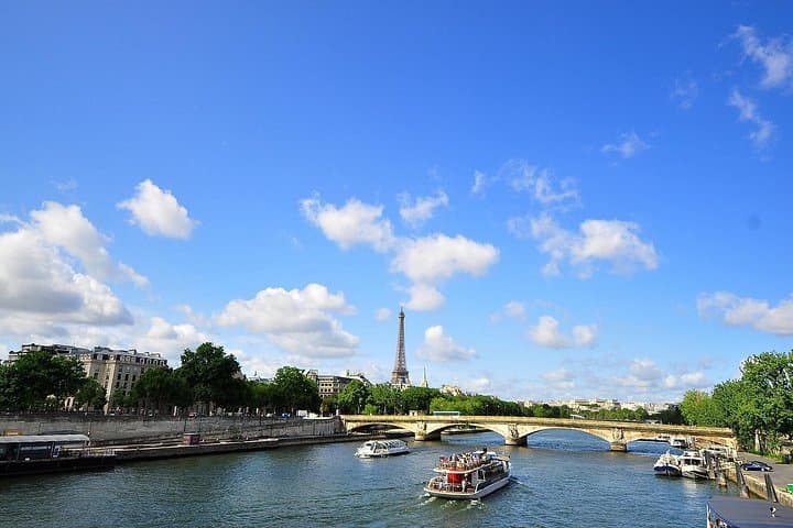 Seine River Cruise and Crepe Tasting by the Eiffel Tower: 1-Hour Sightseeing & Local Snack photo 2