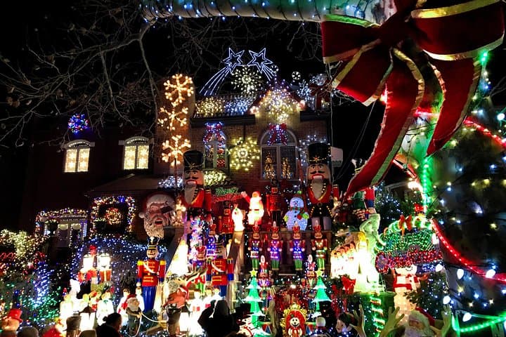 Dyker Heights Christmas Lights Express: Times Square to Brooklyn Holiday Tour photo 4