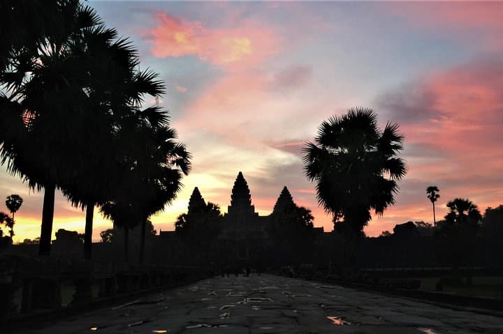 Sunrise Jeep Tour of Angkor Wat: Private VIP Sunrise from Siem Reap