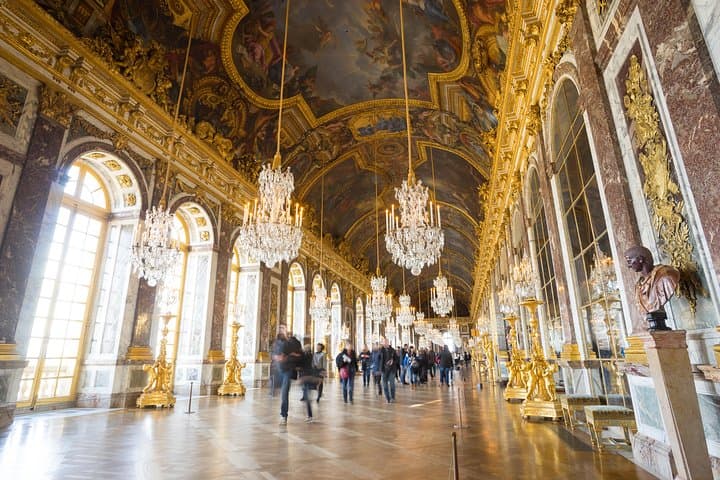 Private Versailles Palace Tour: 2-Hour Guided Visit of the Château and Gardens photo 2