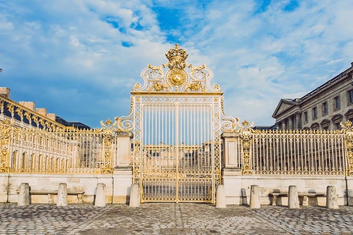 Private Versailles Palace Tour: 2-Hour Guided Visit of the Château and Gardens photo 6