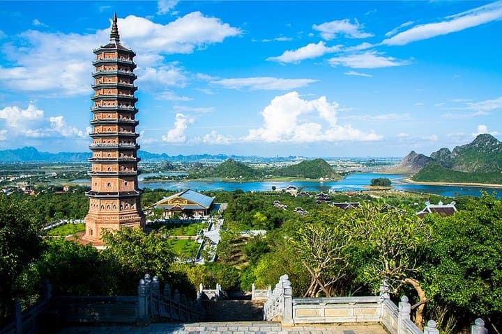 Ninh Binh Full-Day: Bai Dinh Pagoda, Trang An Boat Trip & Mua Cave Viewpoint photo 4