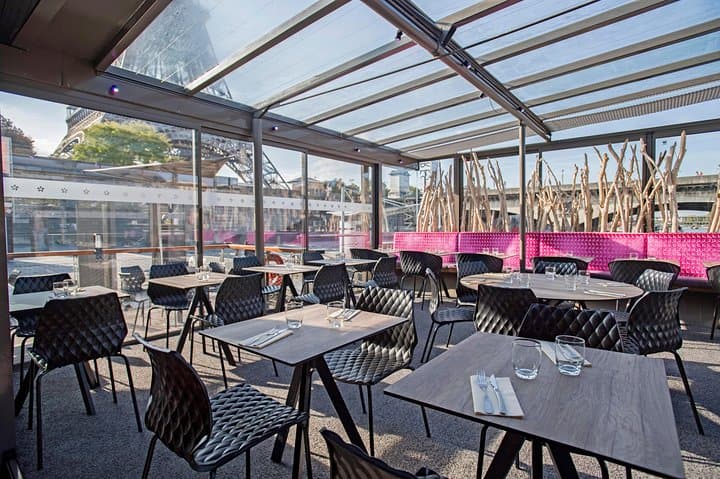 Seine Lunch Cruise from the Eiffel Tower: 1-Hour Sightseeing & 3-Course Meal photo 3