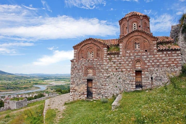 Berat Castle & Old Town Walking Tour: Onufri Museum, Mangalem & Gorica Bridge