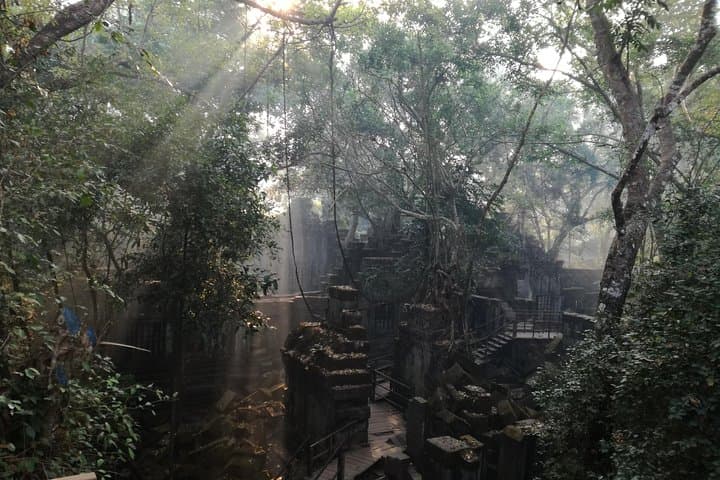 Beng Mealea Private Temple Tour From Siem Reap with Airport Transfer