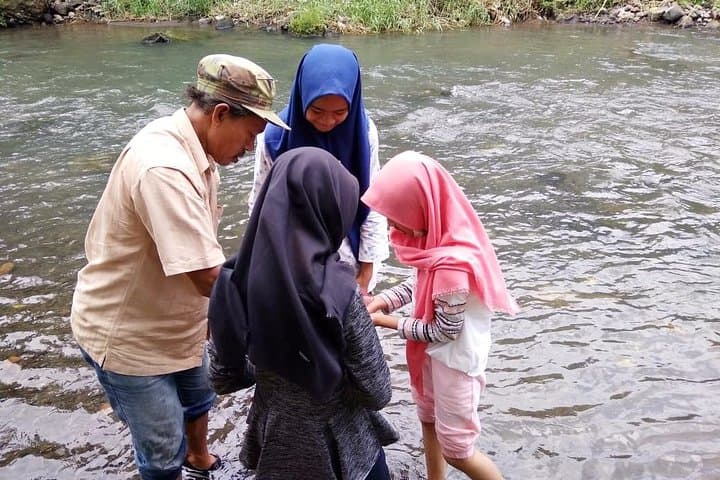 Yogyakarta Code River Kampong Walk: Batik Workshop & Palace Visit photo 4
