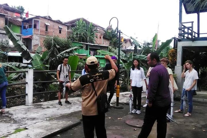 Yogyakarta Code River Kampong Walk: Batik Workshop & Palace Visit photo 5