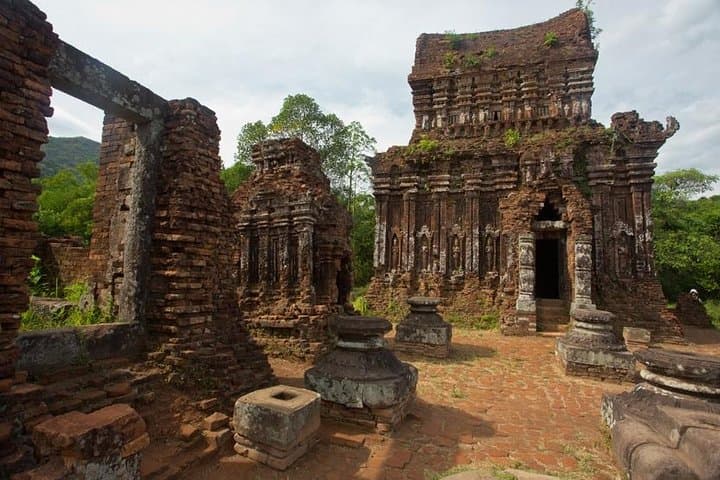 Jeep to My Son Sanctuary: Guided Cultural Tour from Hoi An or Da Nang