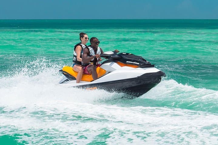 Jet Ski Rentals on Aruba's Eagle Beach: 30-Minute High-Speed Ride