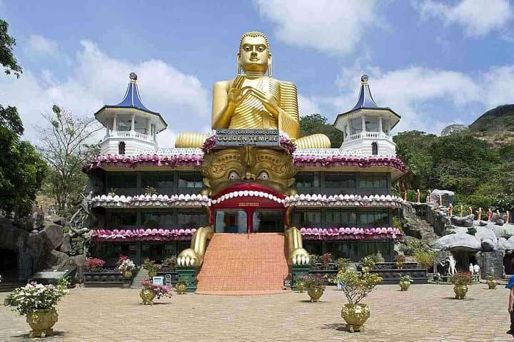 Negombo to Sigiriya: Lion Rock & Dambulla Cave Hiking Day Trip photo 2